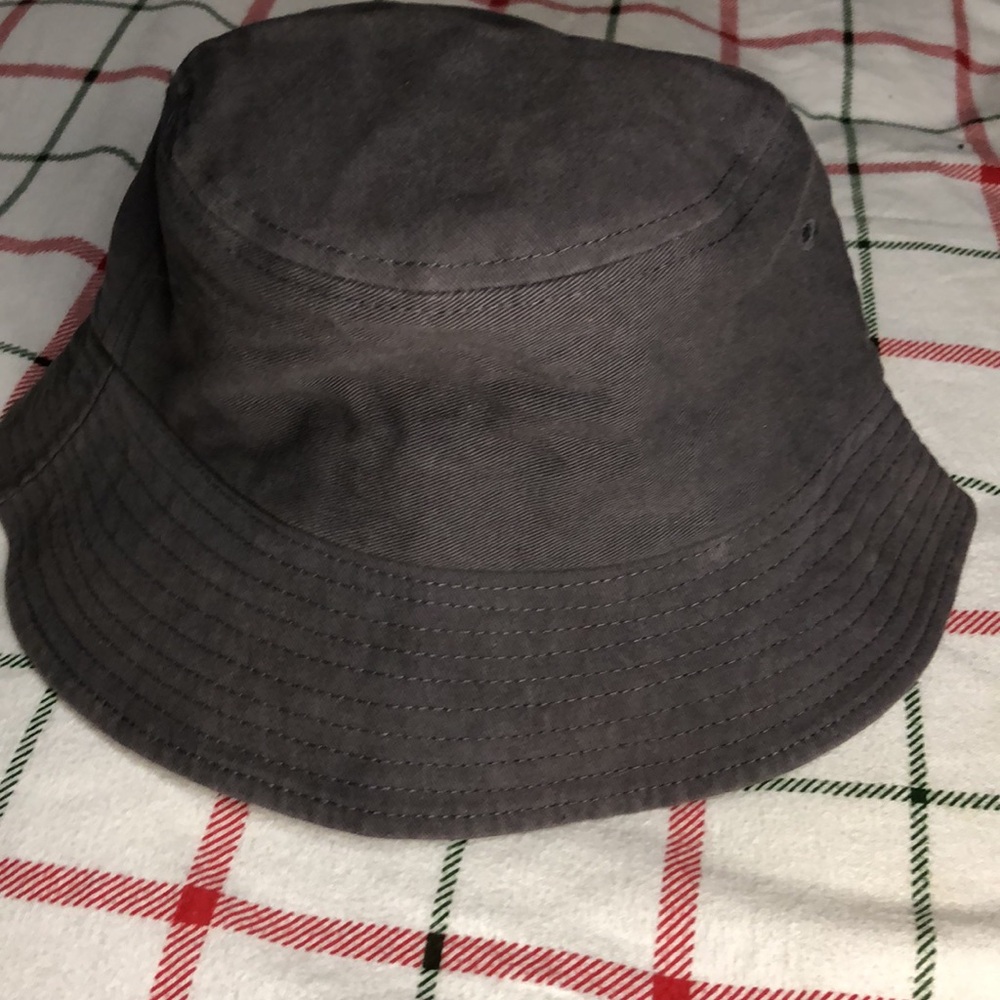 Bucket hat - Picture 2 of 4